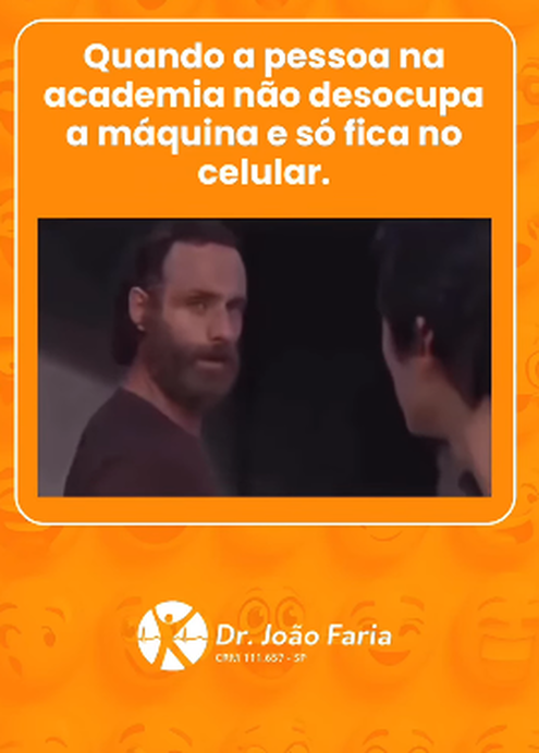 Quando a pessoa na academia não desocupa a máquina e só fica no celular